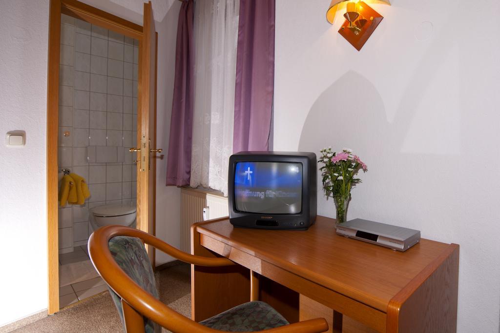 Pension Cafe Suzette Gotha Room photo